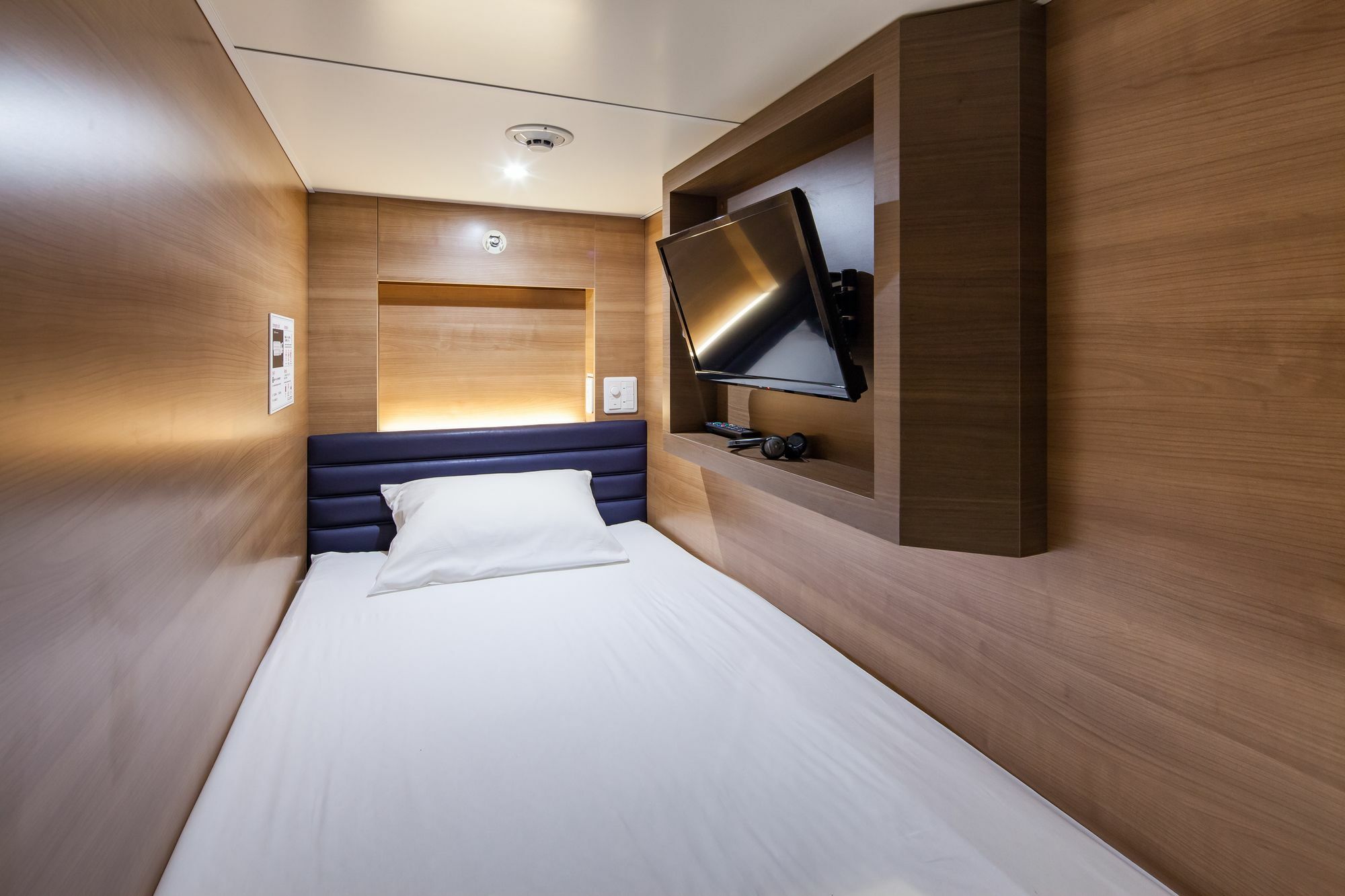 Y'S Cabin Osaka Namba Luaran gambar