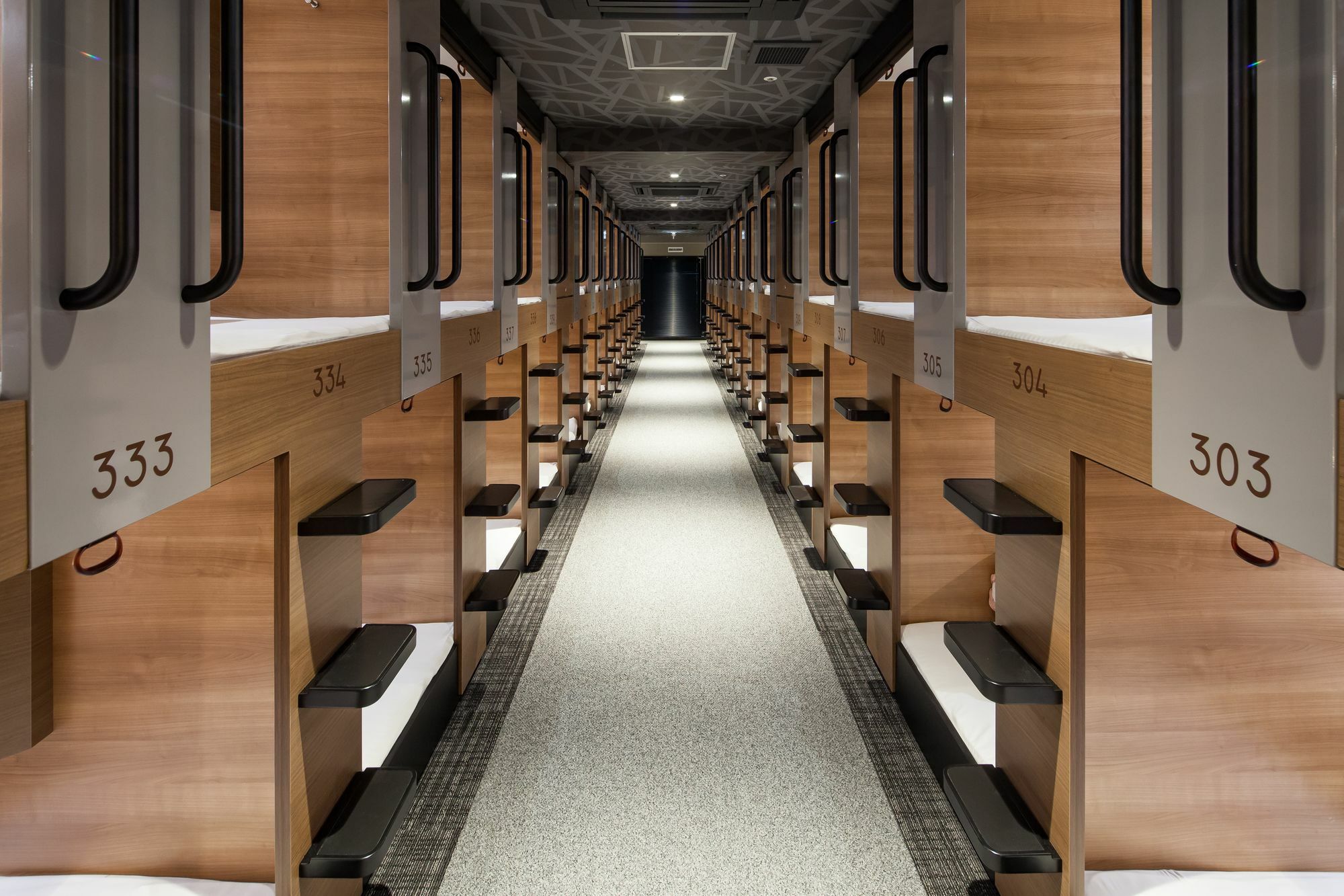 Y'S Cabin Osaka Namba Luaran gambar