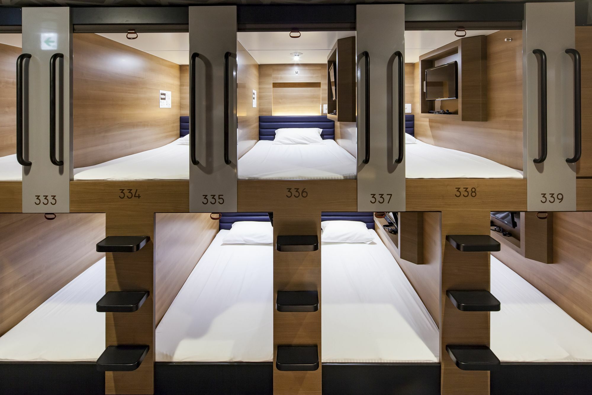 Y'S Cabin Osaka Namba Luaran gambar