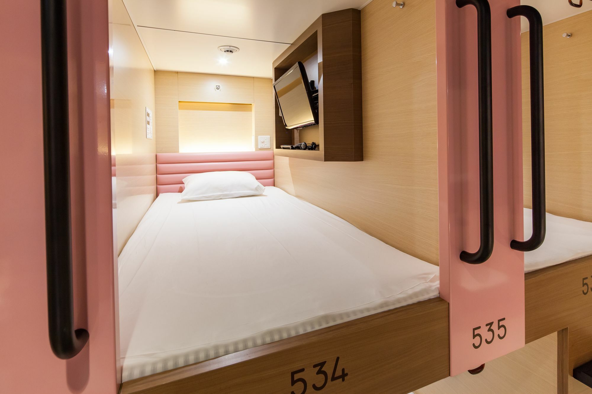 Y'S Cabin Osaka Namba Luaran gambar
